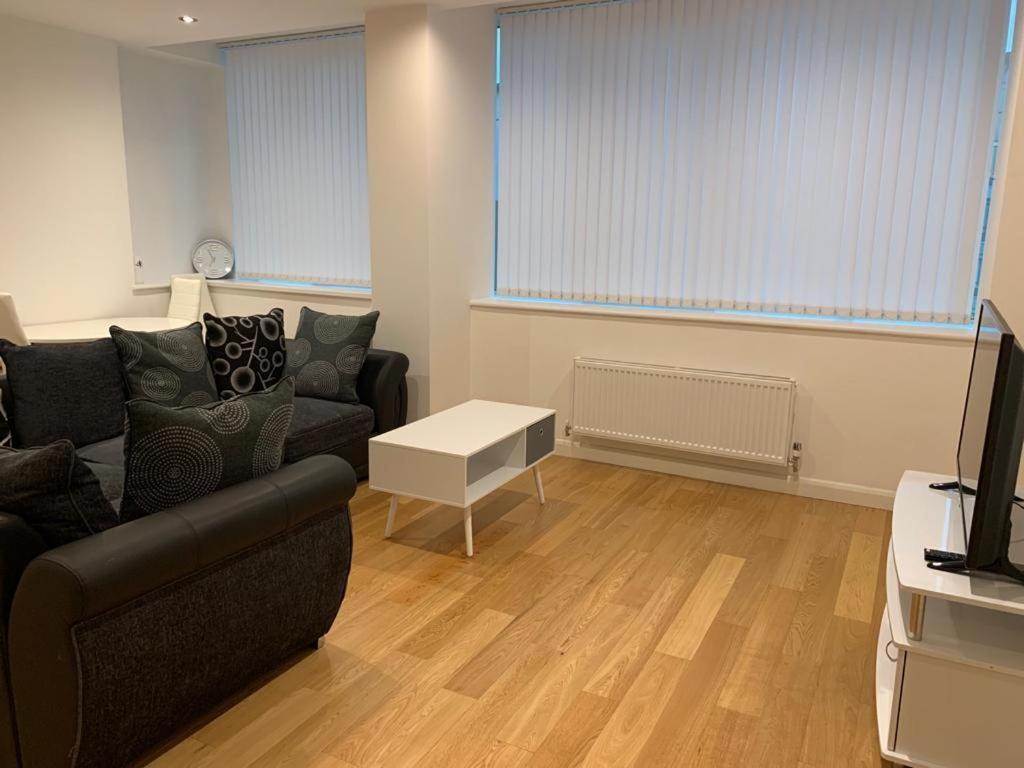 Modern 2 Bed 2 Bath Apartment In Central Croydon! Kültér fotó